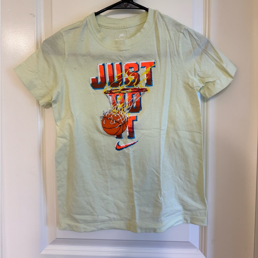 Nike big kids T-Shirt sportswear - just do it - green / lime color - size S